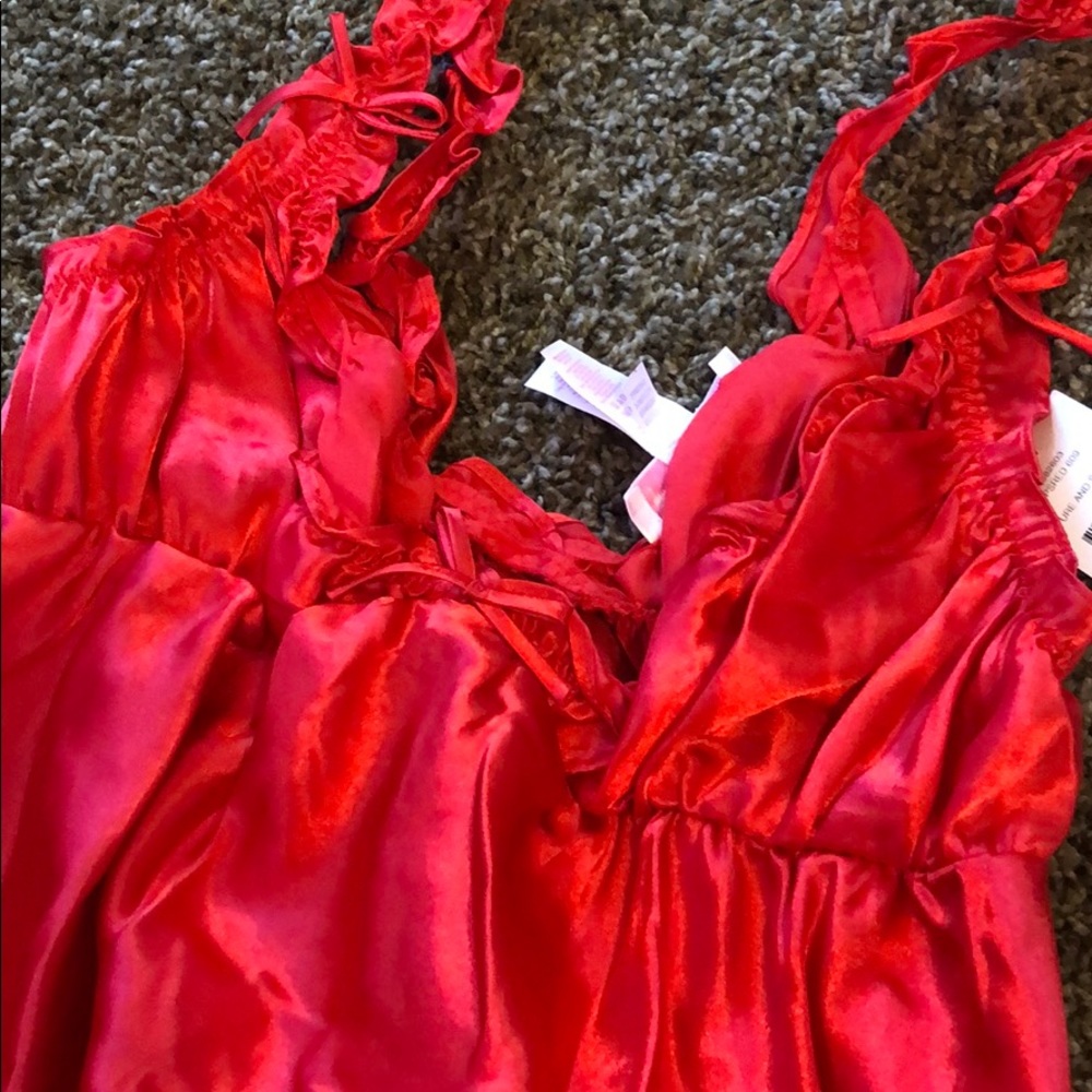 Clothes - Picture 3 of 3